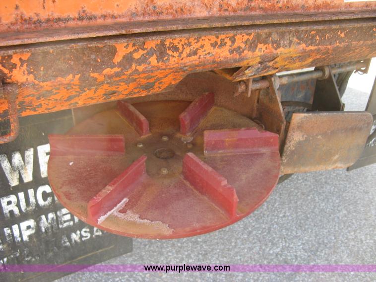 image for item E7938 2001 GMC C7500 dump truck