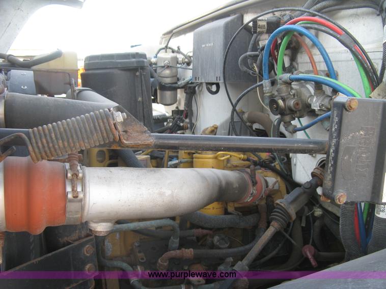 image for item E7938 2001 GMC C7500 dump truck