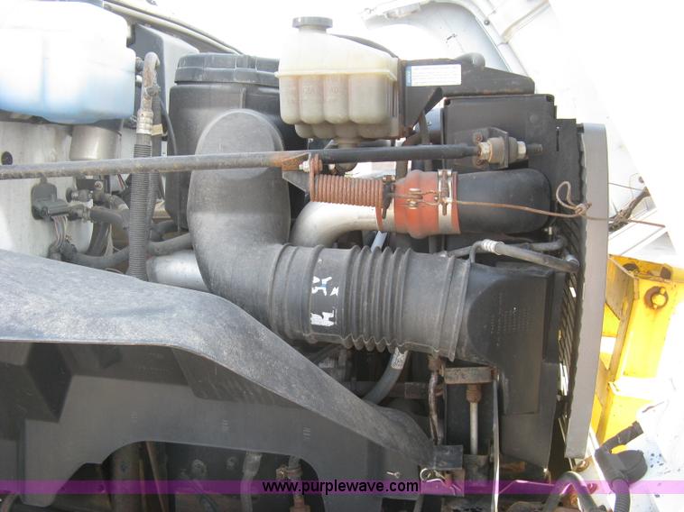 image for item E7938 2001 GMC C7500 dump truck