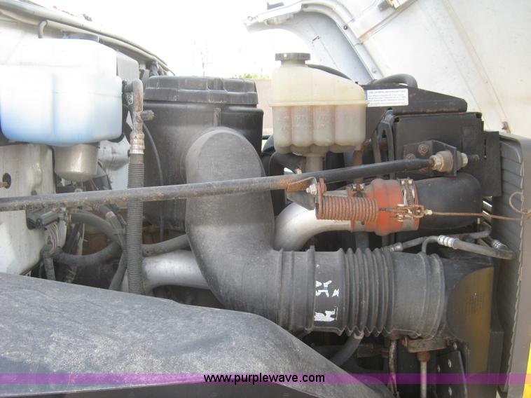 image for item E7938 2001 GMC C7500 dump truck