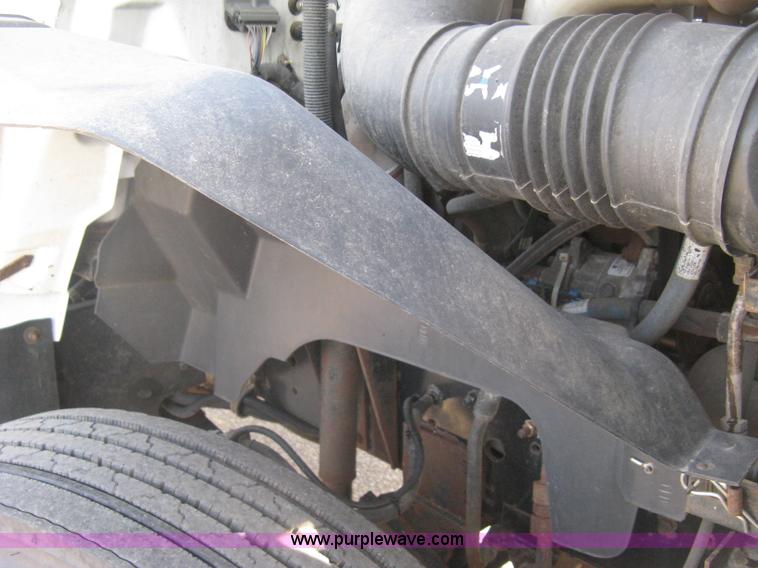 image for item E7938 2001 GMC C7500 dump truck