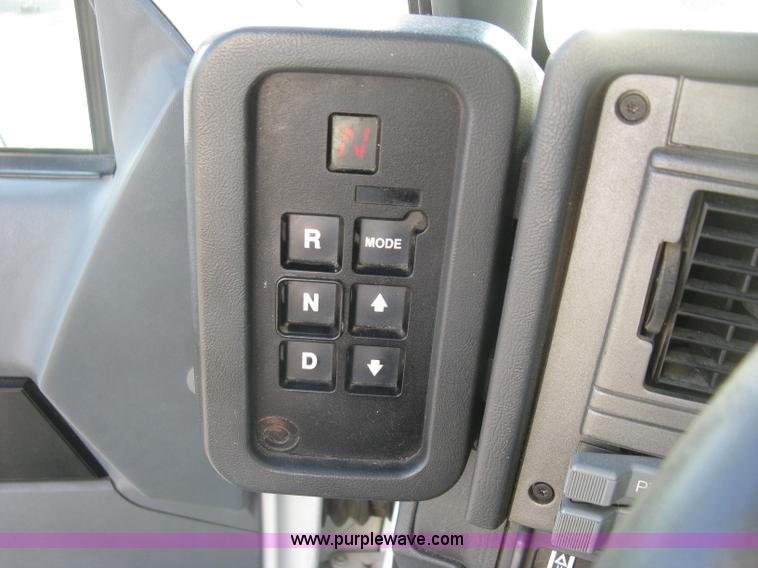 image for item E7938 2001 GMC C7500 dump truck