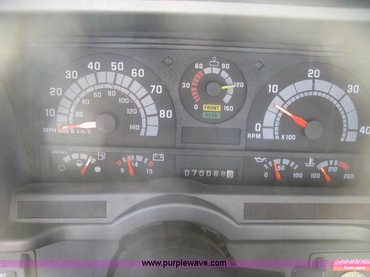 image for item E7938 2001 GMC C7500 dump truck