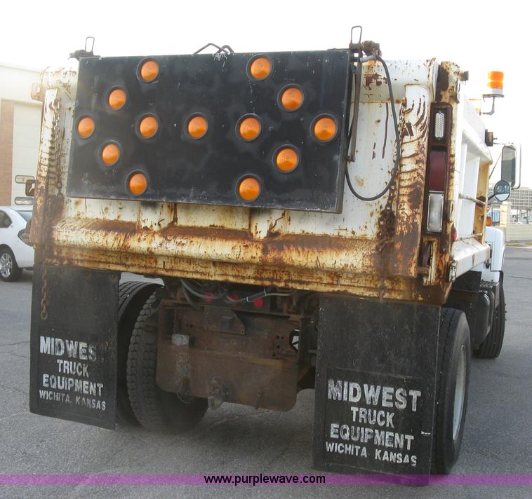 image for item E7939 2001 GMC C7500 dump truck