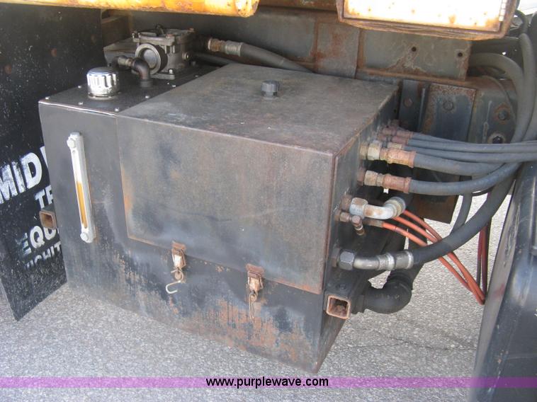 image for item E7939 2001 GMC C7500 dump truck