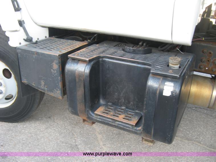 image for item E7939 2001 GMC C7500 dump truck