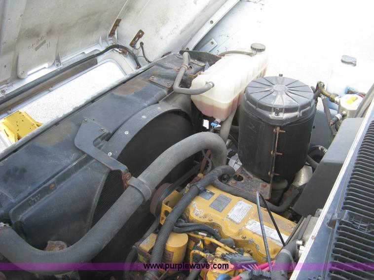 image for item E7939 2001 GMC C7500 dump truck