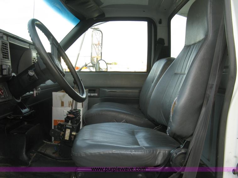 image for item E7939 2001 GMC C7500 dump truck