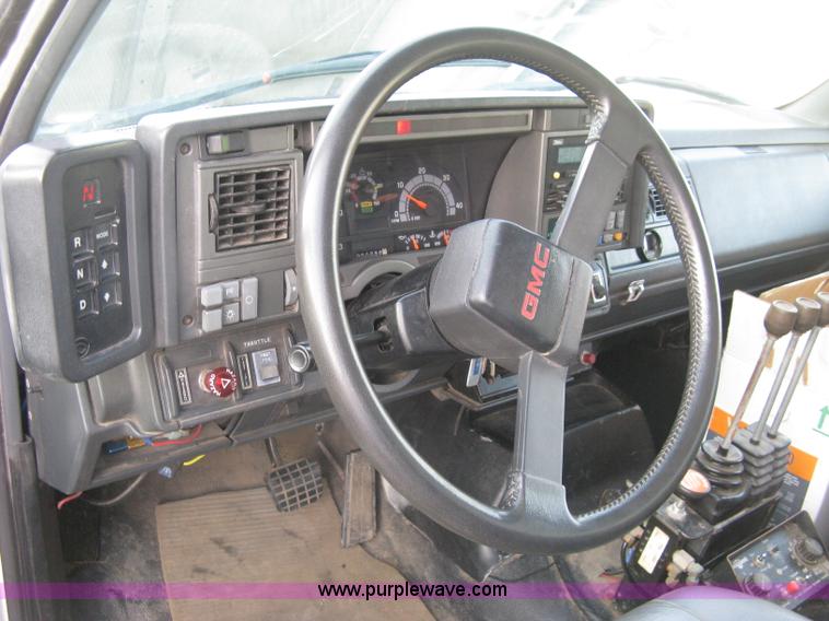 image for item E7939 2001 GMC C7500 dump truck