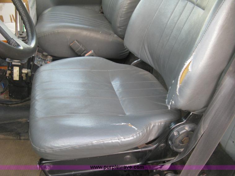 image for item E7939 2001 GMC C7500 dump truck