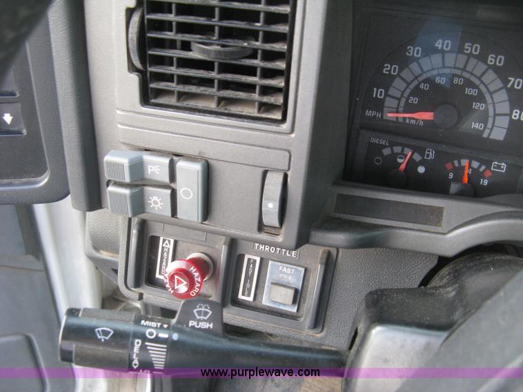 image for item E7939 2001 GMC C7500 dump truck