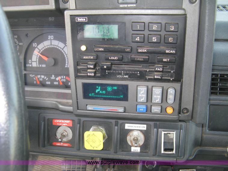 image for item E7939 2001 GMC C7500 dump truck