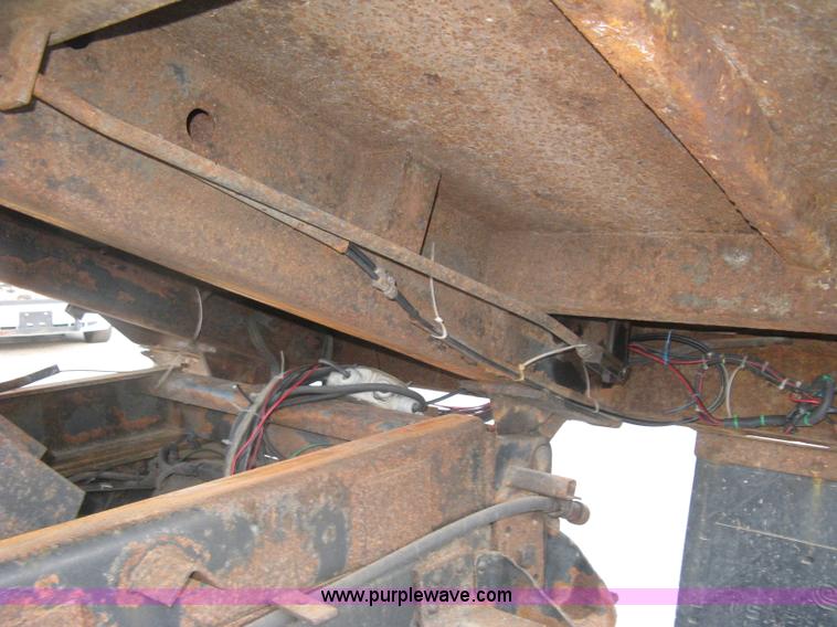 image for item E7939 2001 GMC C7500 dump truck