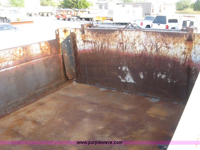 image for item E7939 2001 GMC C7500 dump truck