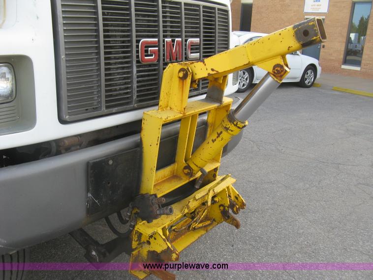image for item E7939 2001 GMC C7500 dump truck