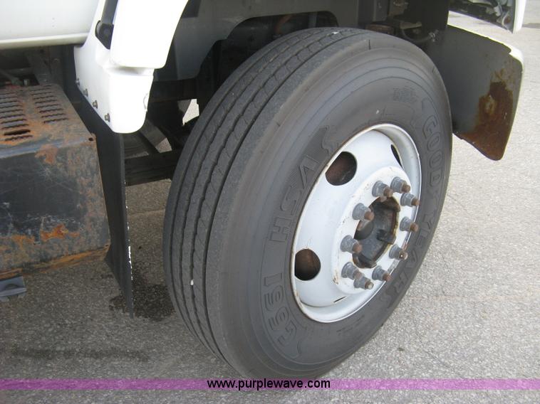 image for item E7939 2001 GMC C7500 dump truck