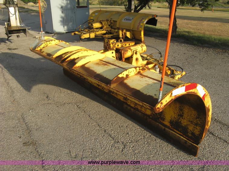 image for item E7939 2001 GMC C7500 dump truck