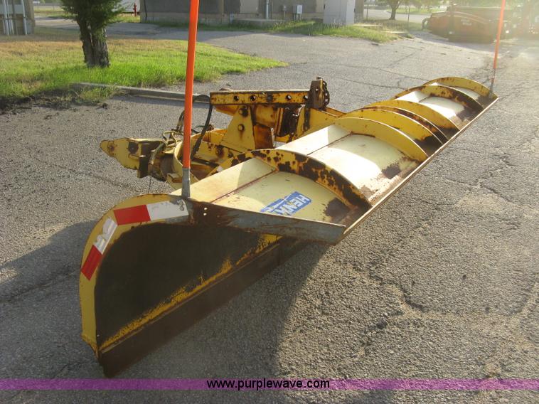 image for item E7939 2001 GMC C7500 dump truck