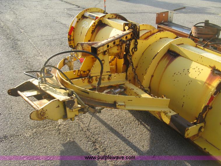 image for item E7939 2001 GMC C7500 dump truck