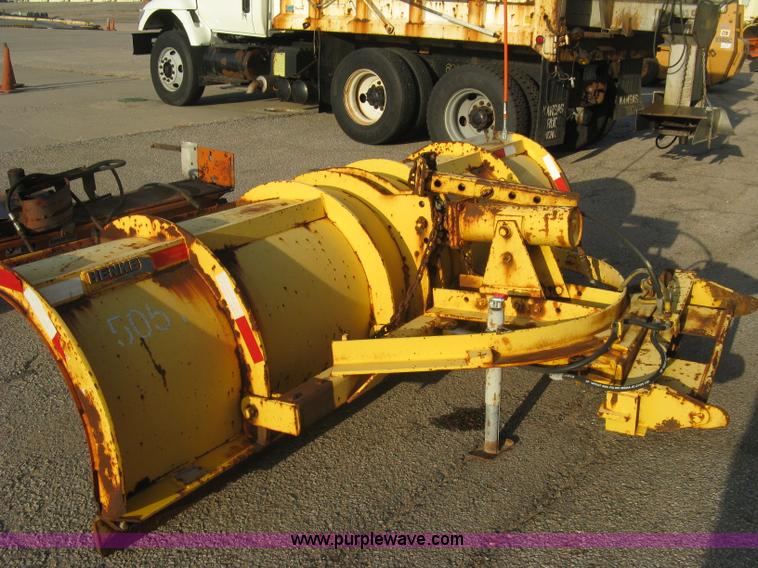 image for item E7939 2001 GMC C7500 dump truck