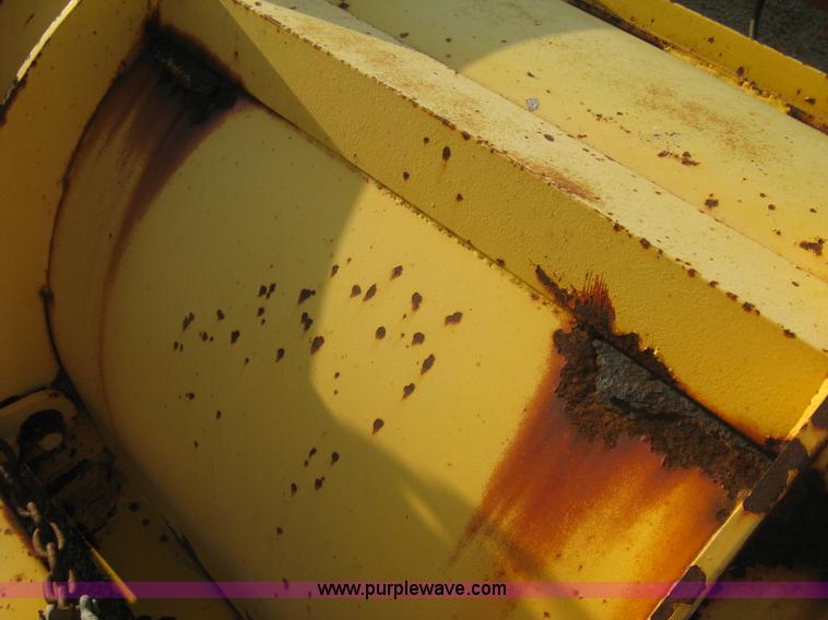 image for item E7939 2001 GMC C7500 dump truck