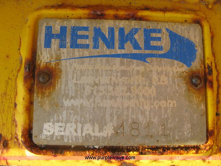 image for item E7939 2001 GMC C7500 dump truck