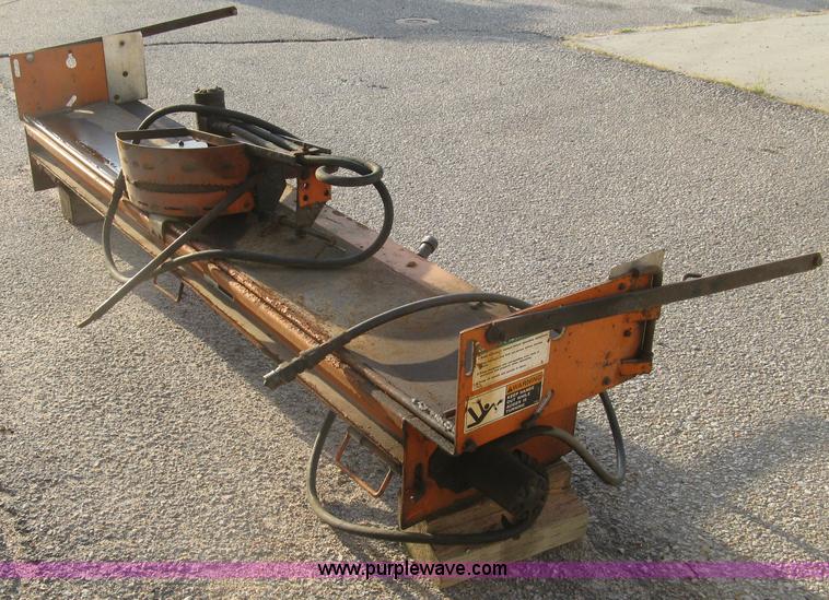 image for item E7939 2001 GMC C7500 dump truck