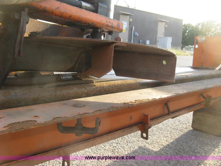 image for item E7939 2001 GMC C7500 dump truck