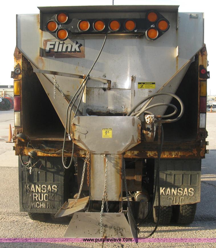 image for item E7940 2004 International 7400 dump truck