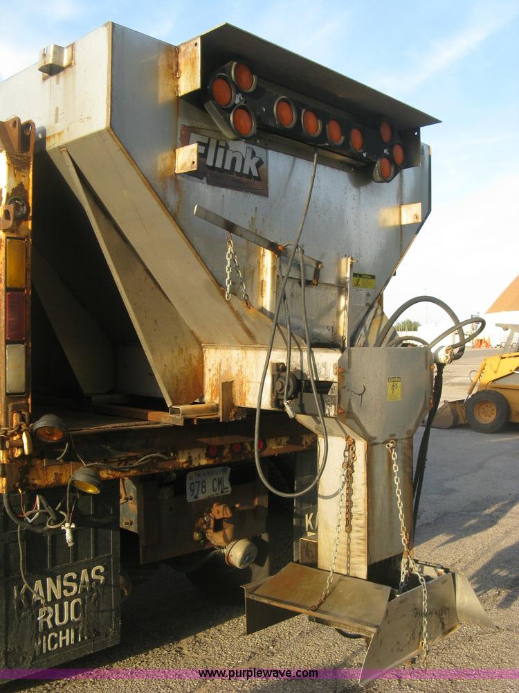 image for item E7940 2004 International 7400 dump truck