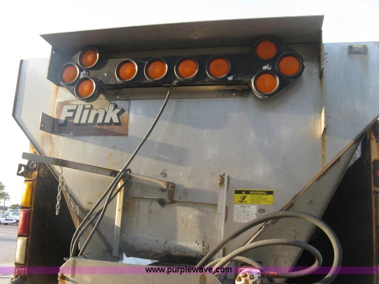 image for item E7940 2004 International 7400 dump truck