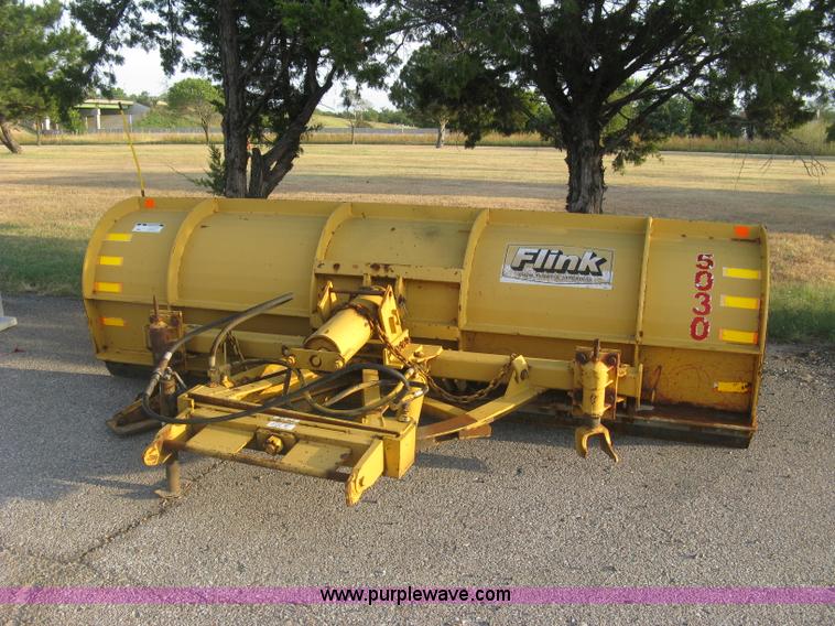 image for item E7940 2004 International 7400 dump truck