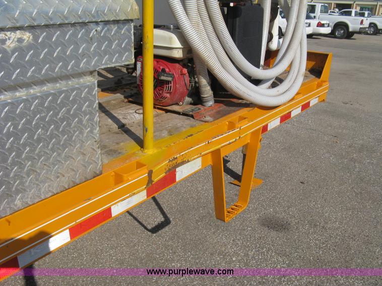 image for item E7941 2013 Kaufman equipment trailer