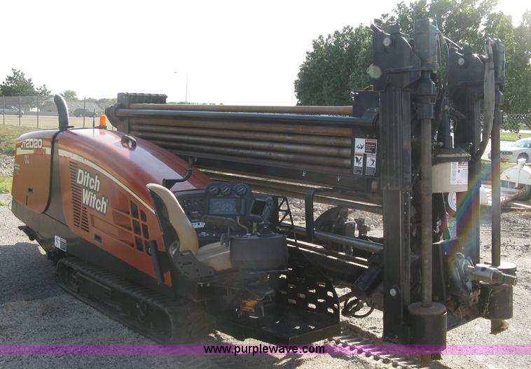 image for item E7942 2005 Ditch Witch JT2020 Mach 1 directional drill