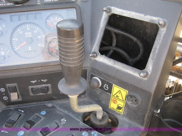 image for item E7942 2005 Ditch Witch JT2020 Mach 1 directional drill