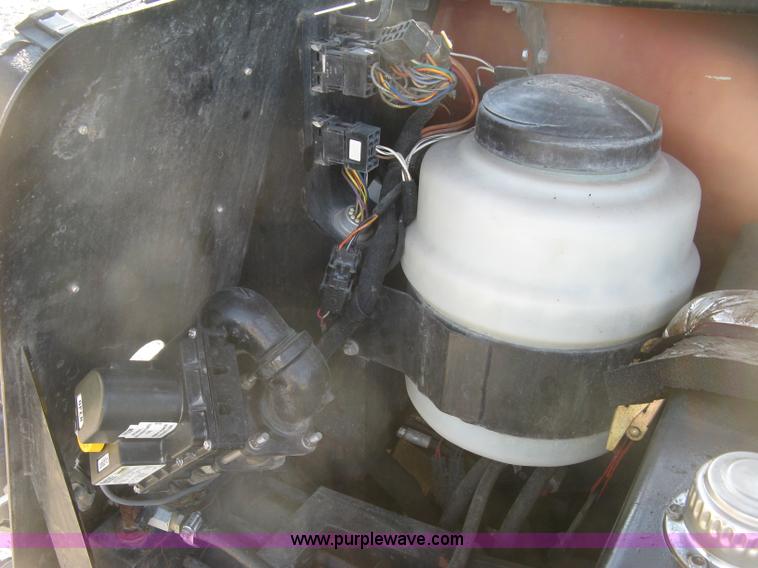 image for item E7942 2005 Ditch Witch JT2020 Mach 1 directional drill