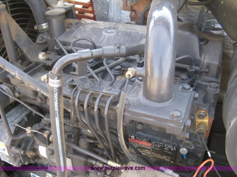 image for item E7942 2005 Ditch Witch JT2020 Mach 1 directional drill