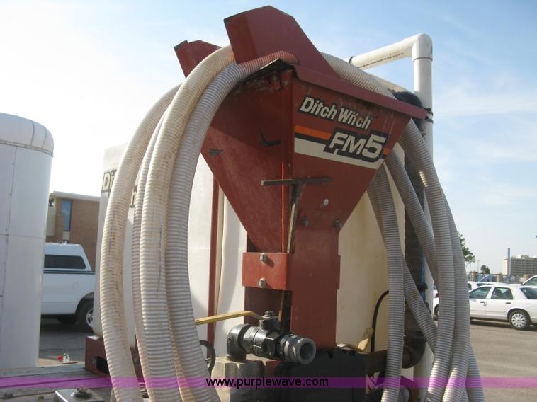 image for item E7942 2005 Ditch Witch JT2020 Mach 1 directional drill