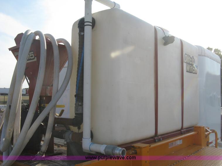 image for item E7942 2005 Ditch Witch JT2020 Mach 1 directional drill