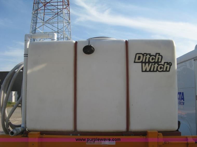 image for item E7942 2005 Ditch Witch JT2020 Mach 1 directional drill