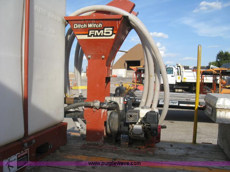 image for item E7942 2005 Ditch Witch JT2020 Mach 1 directional drill