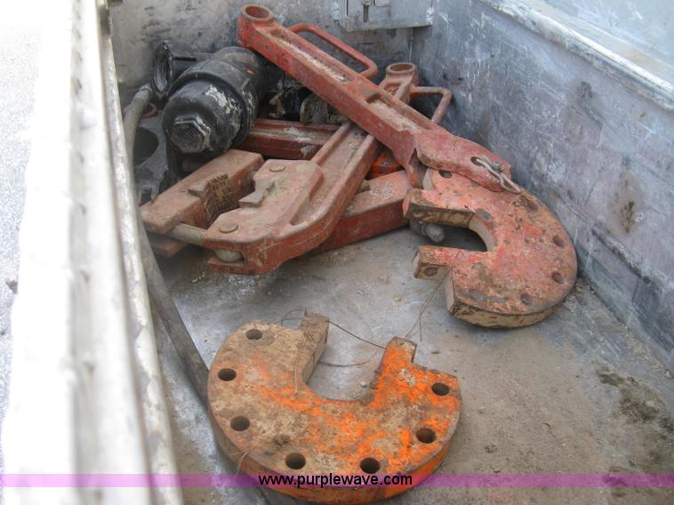 image for item E7942 2005 Ditch Witch JT2020 Mach 1 directional drill