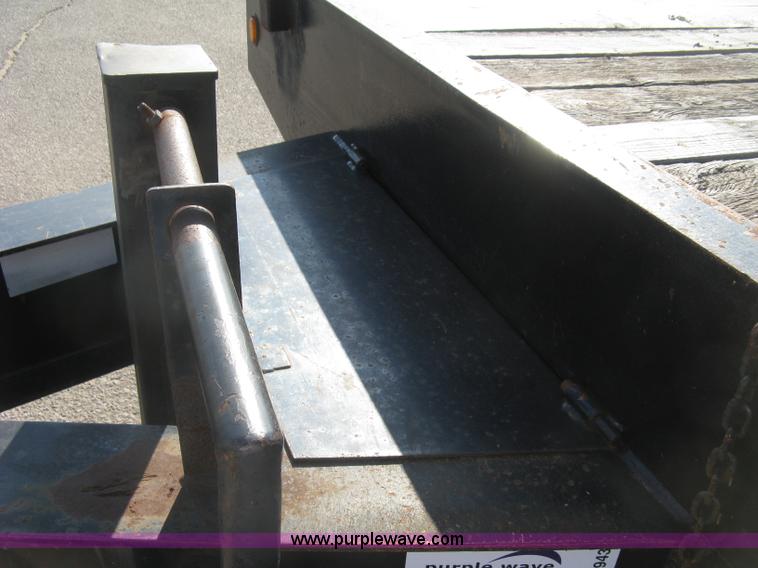 image for item E7943 2000 Felling FT32 equipment trailer