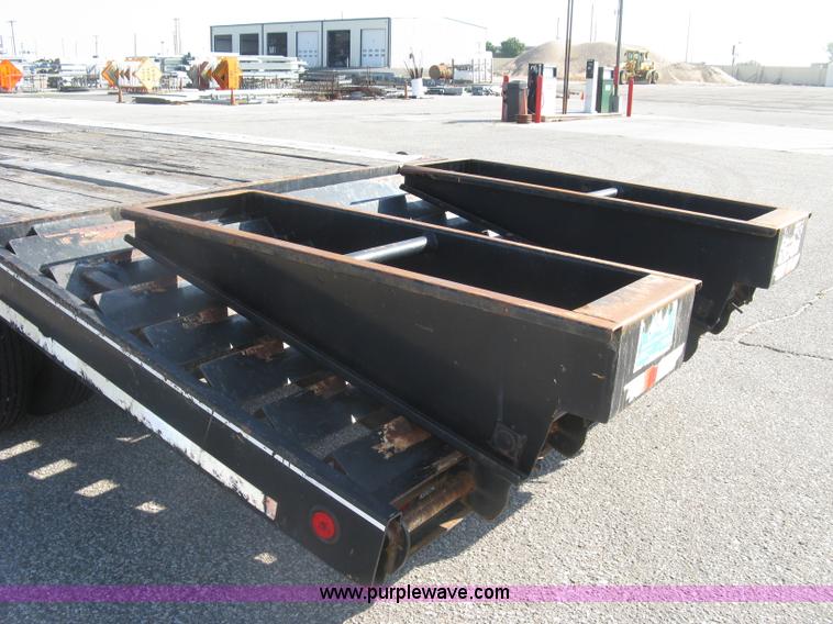 image for item E7943 2000 Felling FT32 equipment trailer