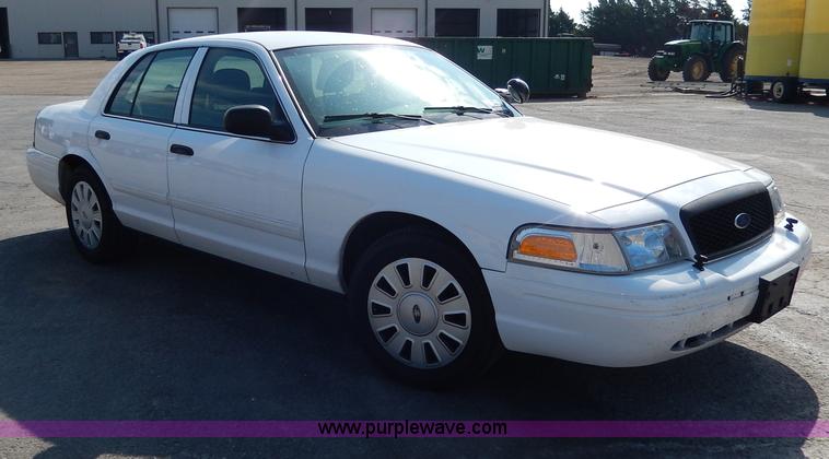 image for item H9746 2010 Ford Crown Victoria Police Interceptor