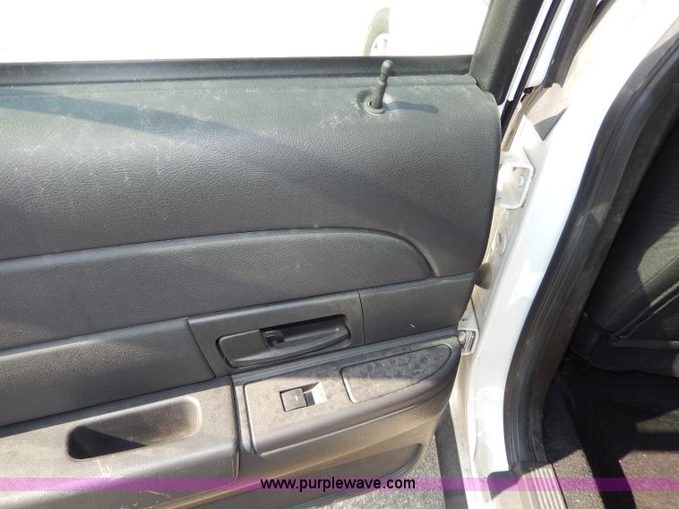 image for item H9746 2010 Ford Crown Victoria Police Interceptor