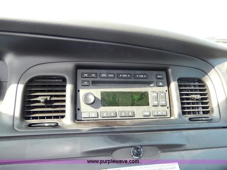 image for item H9746 2010 Ford Crown Victoria Police Interceptor