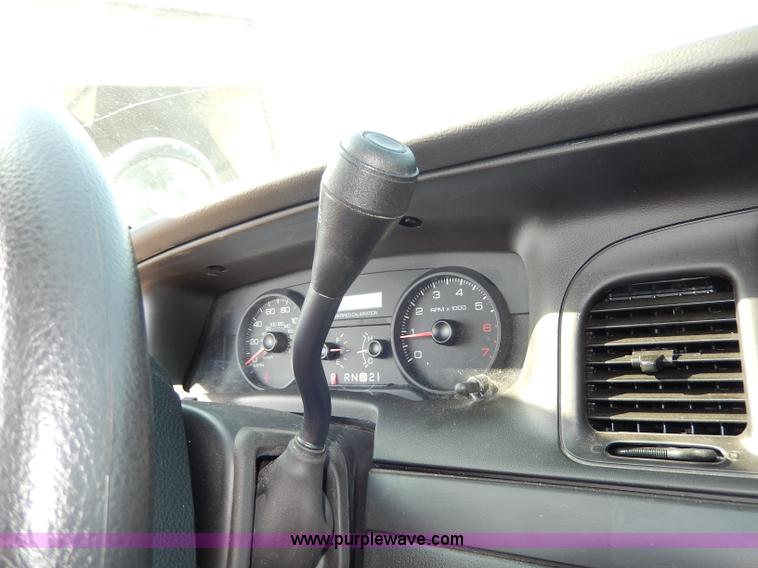 image for item H9746 2010 Ford Crown Victoria Police Interceptor