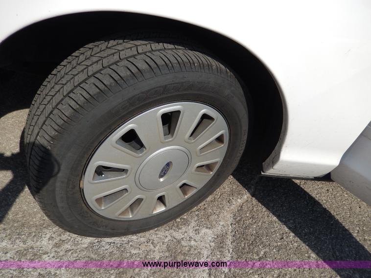 image for item H9746 2010 Ford Crown Victoria Police Interceptor