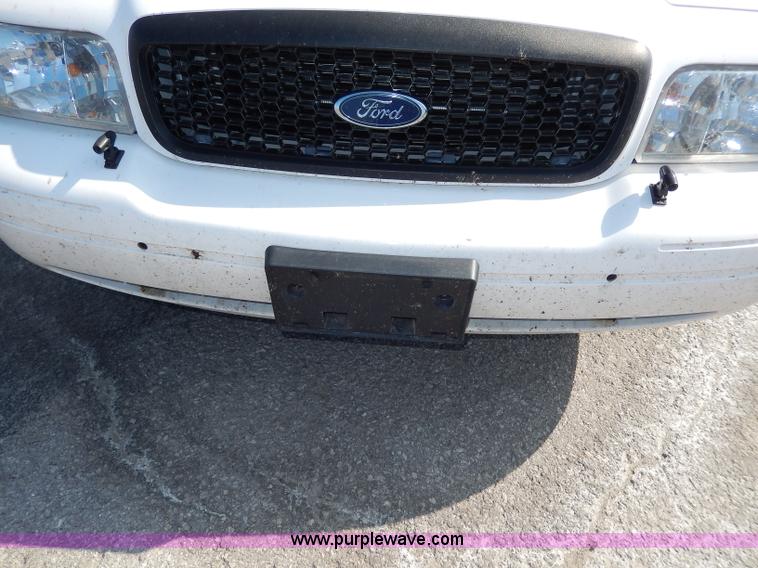 image for item H9746 2010 Ford Crown Victoria Police Interceptor